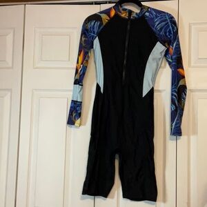 Nesy One Piecee Boy Leg Rash Guard Wetsuit Swimsuit Small New‎